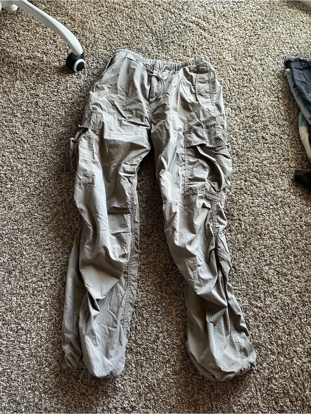 Aritzia Women's Light Gray Cargo Jumpsuit-Style Pants